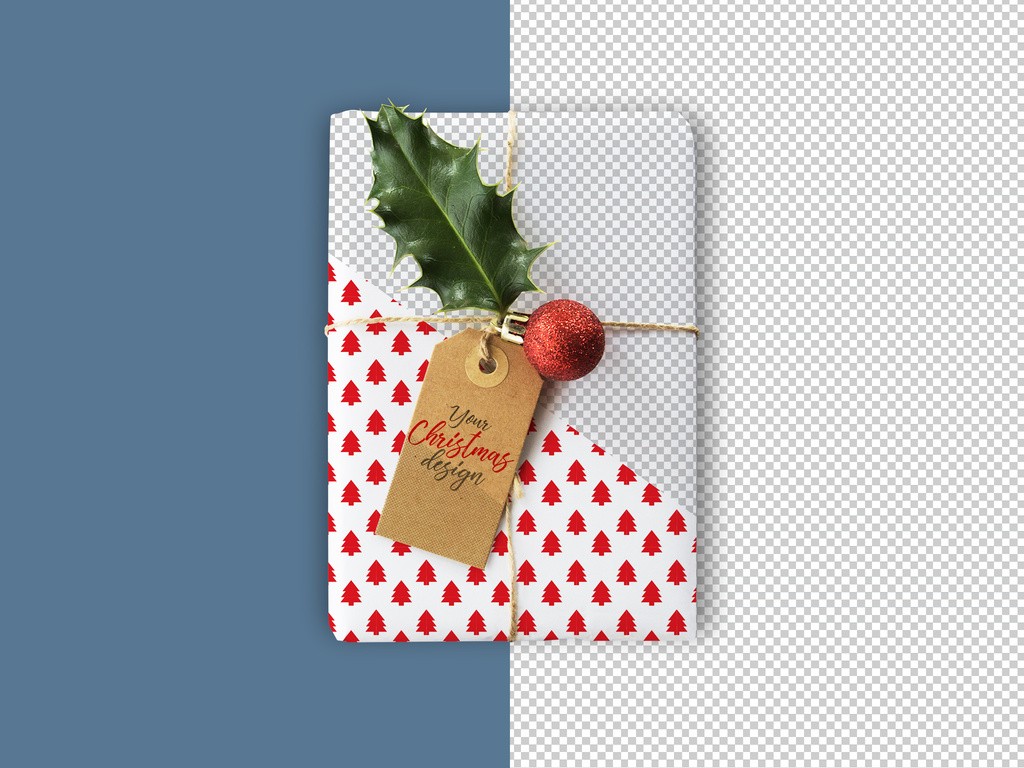 Free Christmas mockup PSD &mdash; wrapped present with kraft tag, holly and red bauble